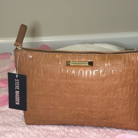 Camel Weekend Pouch - Picture 8 of 9